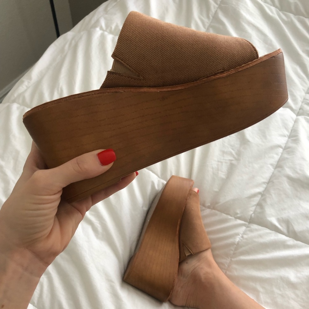 Platform sandals (Chinese Laundry Waverly Wedge)